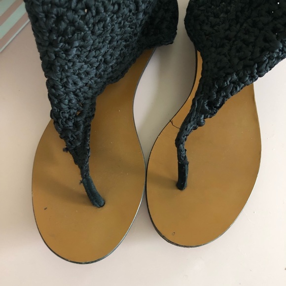 Elizabeth and James Sandals - Picture 5 of 8